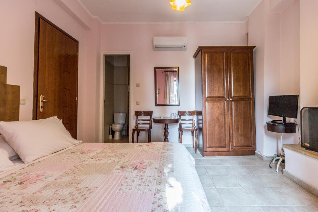 Triantafillies Guesthouse 波尔塔里亚 外观 照片